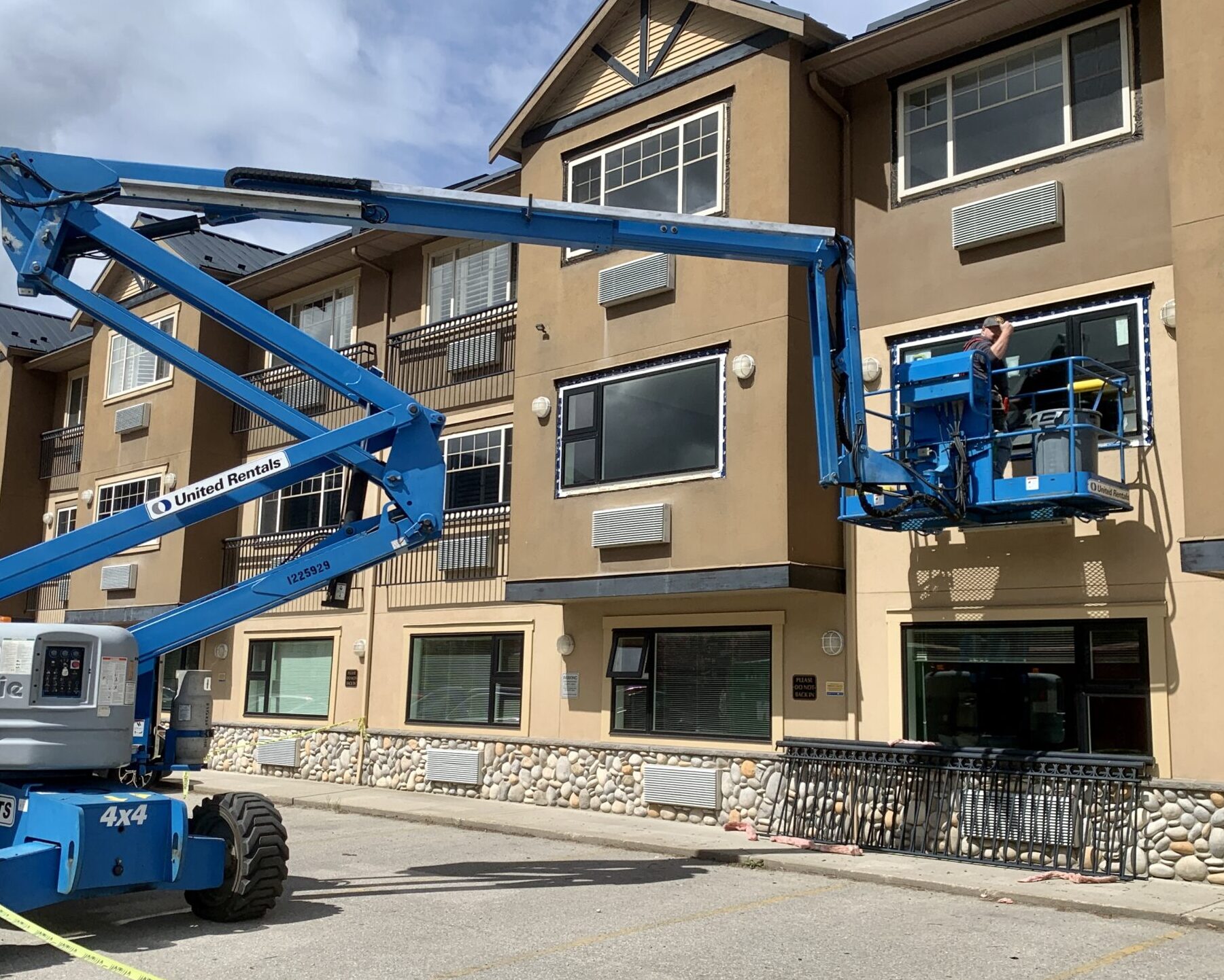 We have the team and skills to replace your aging hotel windows.