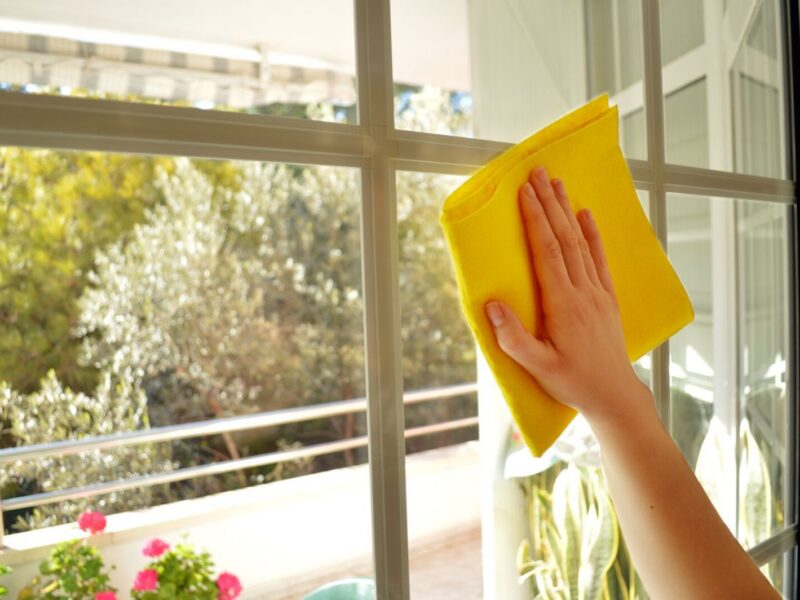 Cleaning & Maintaining Windows