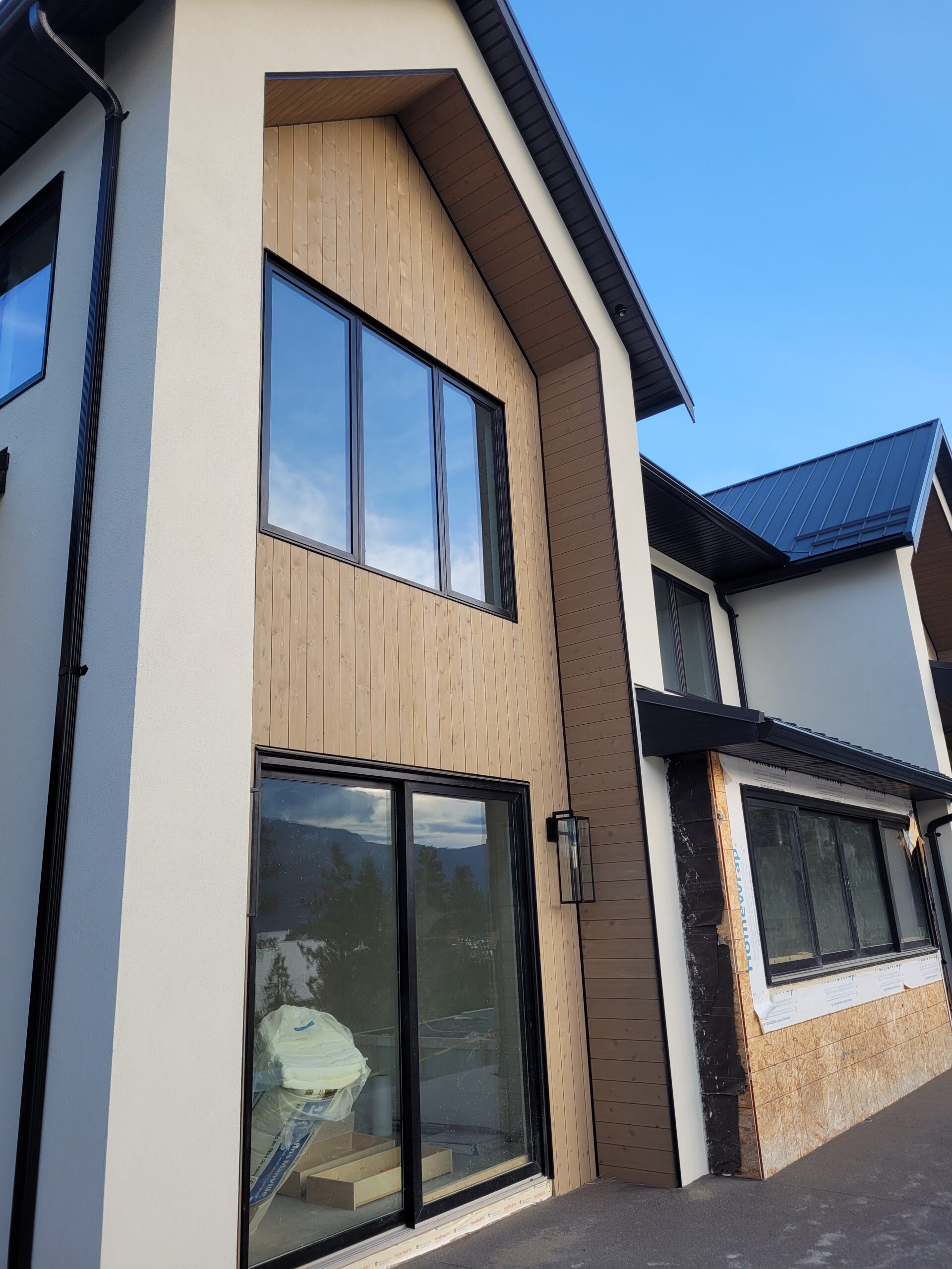 New windows on a new build in Lake Country, installation done by Adera.